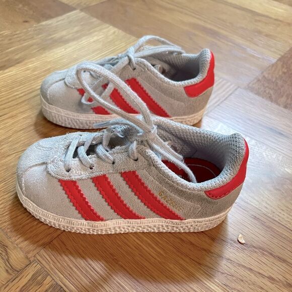 Adidas toddler Gazelle sneakers red and gray size 4C - Picture 1 of 4